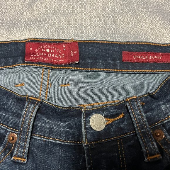 Women's Lucky Jeans Medium Wash Charlie Skinny Distressed Ankle Size 0/25 - Picture 6 of 7